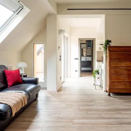 The Rent - Attic With Terrace In Downtown Apartment Milan