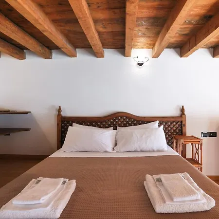 Duomo Cathedral View - Luxury Milán