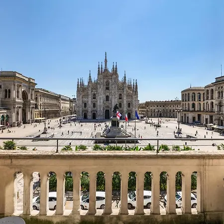 Duomo Cathedral View - Luxury Apartamento *
