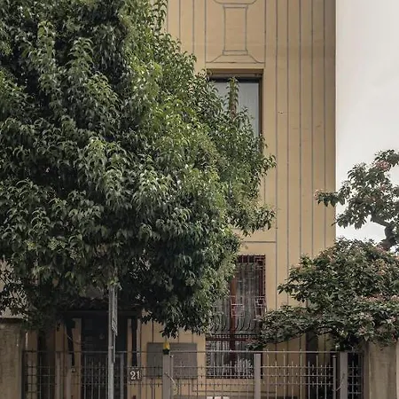Apartment 21