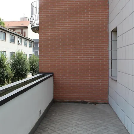 Elegant And Quiet With Terrace Apartment Milan