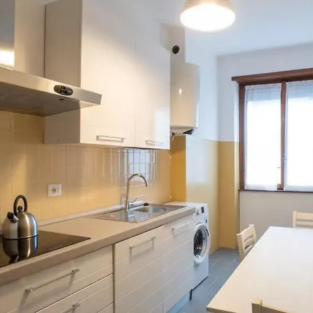 Cozy And Modern In Corvetto Milan