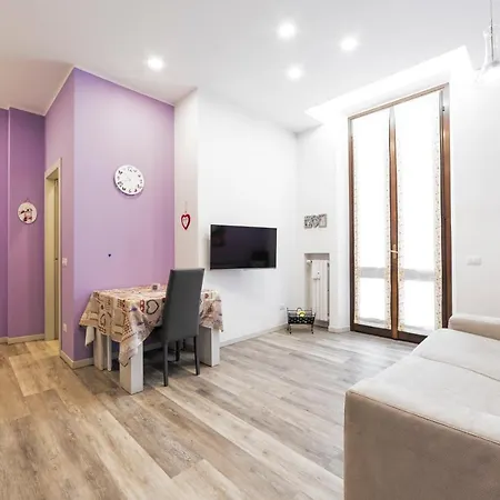 Guesthost - Lovely Near Piazza Firenze! شقة *