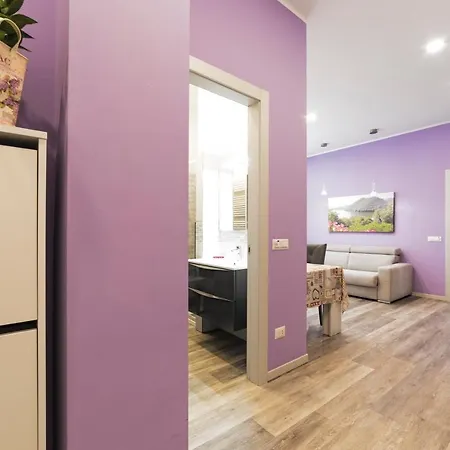 Guesthost - Lovely Near Piazza Firenze! شقة *