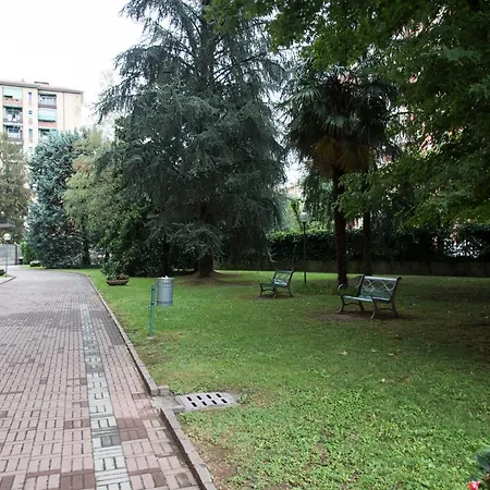 Apartment Youhosty - Delle Genziane 7 Milan