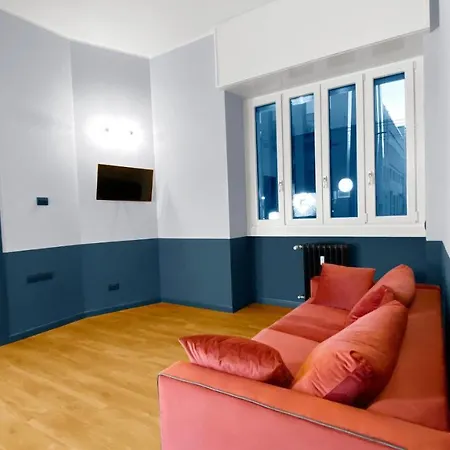 Apartment Station Red Milan