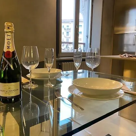 Spacious & Elegant Near Corso Como - Maroncelli Apartment