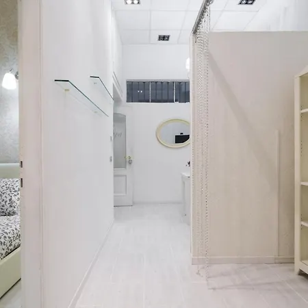 Monolocale Commenda 33 * Milano