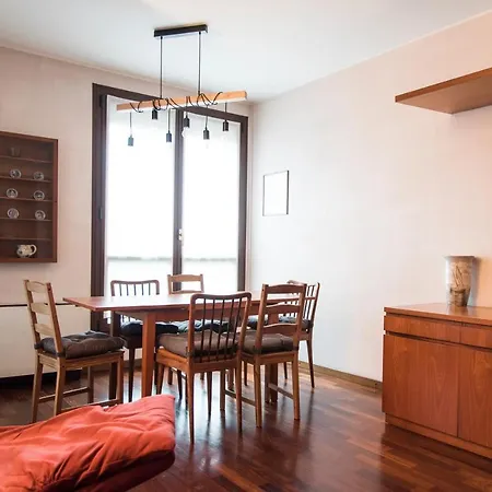 Youhosty - Vittadini 5 Apartment