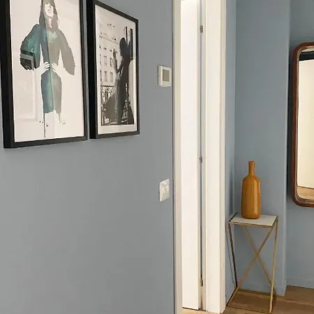 The Wallpaper House 아파트