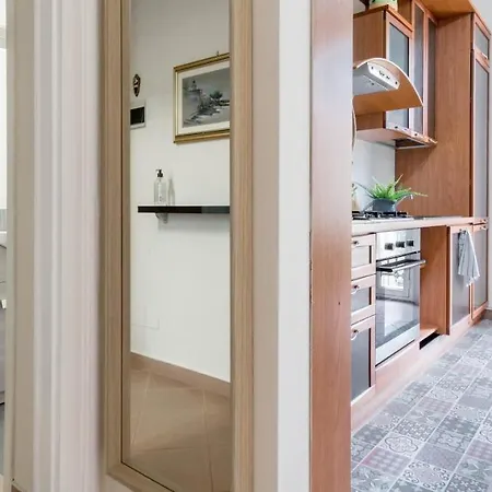 Joivy Elegant 1-br Flat Next To Centrale Διαμέρισμα *