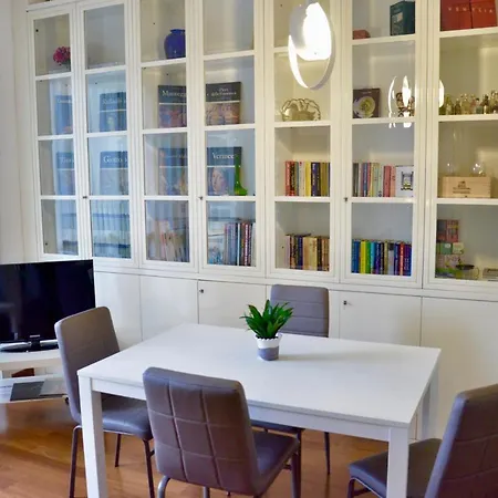 New Renovated With Balcony Porta Romana Appartamento Milano