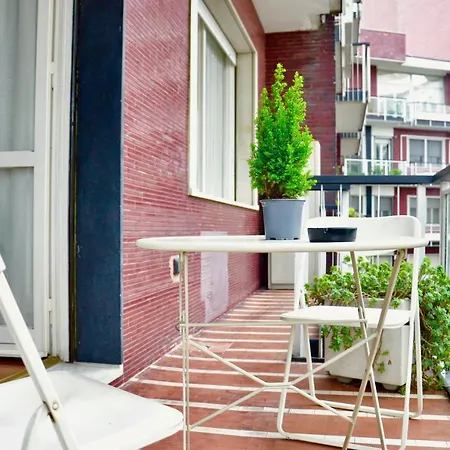 New Renovated With Balcony Porta Romana Appartamento