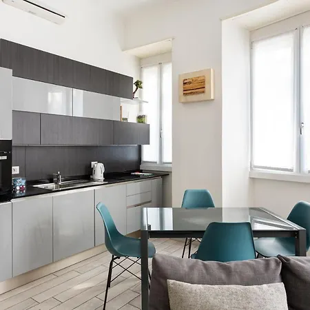 Spacious Retreat Steps From Lambrate Metro- Via Pacini Milan