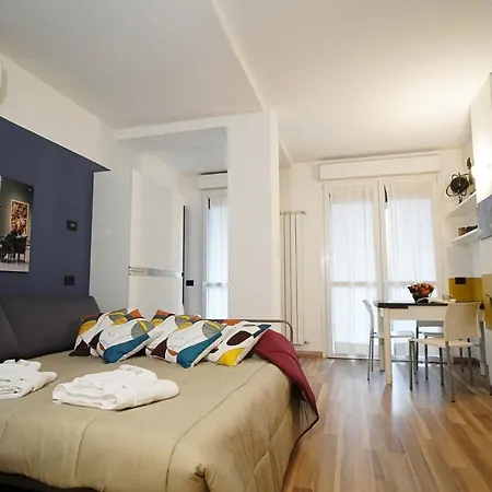 Rentopolis - Palazzo Candiani Apartamento Milão