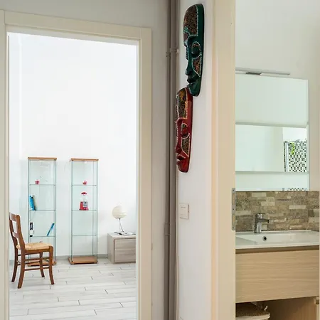 Apartment Spacious Retreat Steps From Lambrate Metro- Via Pacini
