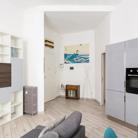 Spacious Retreat Steps From Lambrate Metro- Via Pacini Apartment Milan