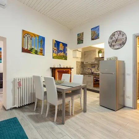 Daire Art Design - Center *