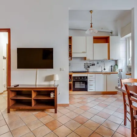 Guesthost - Darsena & Navigli Cosy Flat Appartement Milan