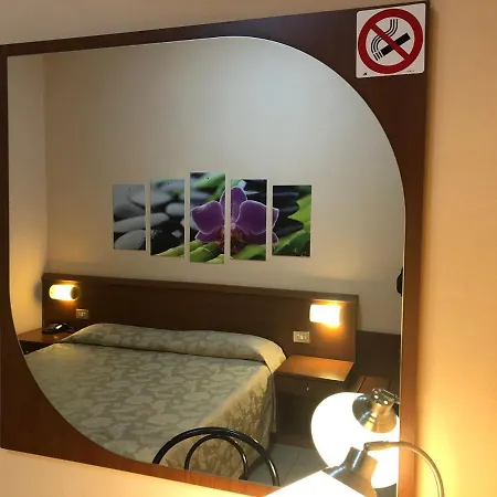 Szálloda Paradiso 2*