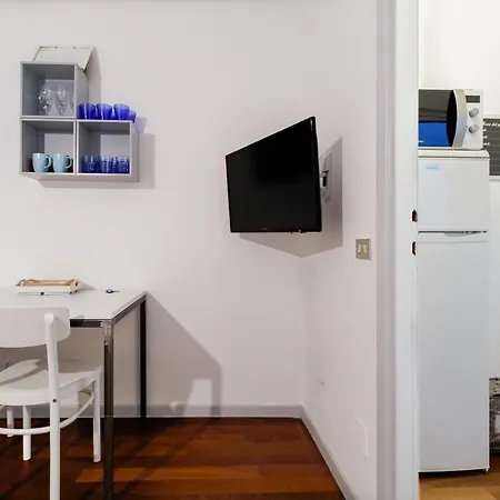 아파트 Joivy Sleek Flat With Balcony Near Mudec Museum And Navigli Area