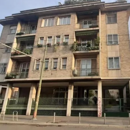 Affittasi 1 Apartment *