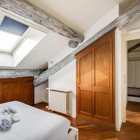 Duplex Incantevole Sui Tetti Nel Cuore Dei Navigli * Milánó