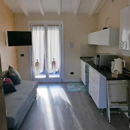 One Bedroom With View Balcony And Wifi At Διαμέρισμα Μιλάνο