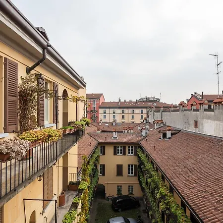 Διαμέρισμα Duplex Incantevole Sui Tetti Nel Cuore Dei Navigli *