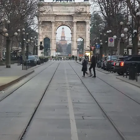 The Centre Junior - Free Parking Per Selected Rate And Car Keys Must At Garage - Zone Arco Della Pace - Castello Sforzesco -last Supper -nearest Metro Subway Greenline M2 Moscova Milan
