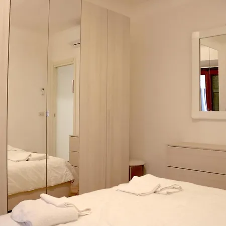 Via Custodi - Navigli House Selection شقة ميلان