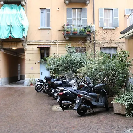 Via Custodi - Navigli House Selection شقة