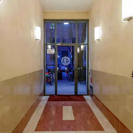 Joivy Sleek Flat With Balcony Near Mudec Museum And Navigli Area Apartamento *