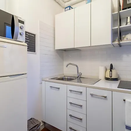 Joivy Sleek Flat With Balcony Near Mudec Museum And Navigli Area 아파트 밀라노