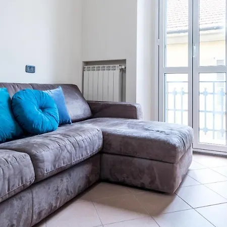 Joivy Elegant 1-br Flat Next To Centrale Μιλάνο
