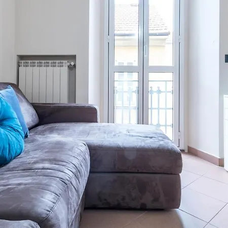 Joivy Elegant 1-br Flat Next To Centrale Apartamento