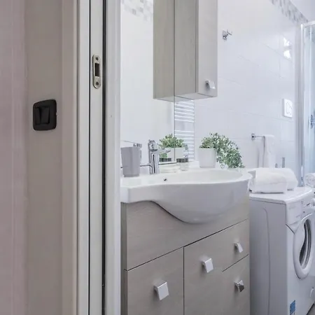 Διαμέρισμα Joivy Elegant 1-br Flat Next To Centrale *