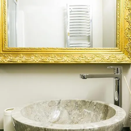 Charming Loft Pied A Terre San Gregorio Apartment