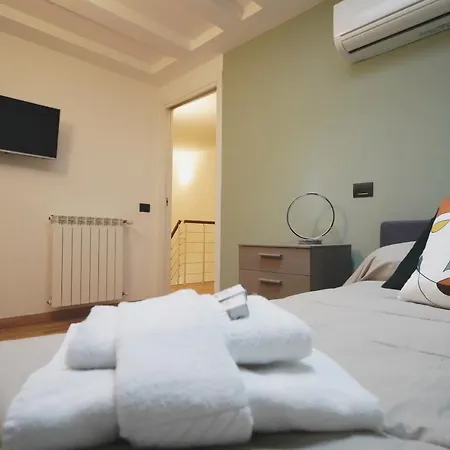 Rentopolis - Palazzo Candiani Apartamento