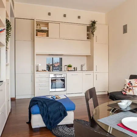 The Rent - Bright Two-bedroom In De Amicis * Milano