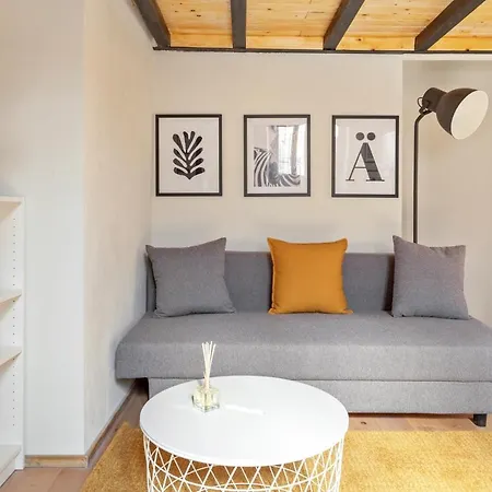 Guesthost - Porta Venezia Modern Loft - The Door