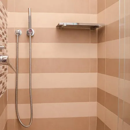 The Rent - Bright Two-bedroom In De Amicis Milano