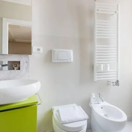 Guesthost - Viale Umbria White & Cosy *