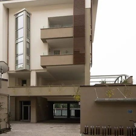 Amazing Brand New 2 Upper Scale With Gym Close To Metro Apartamento