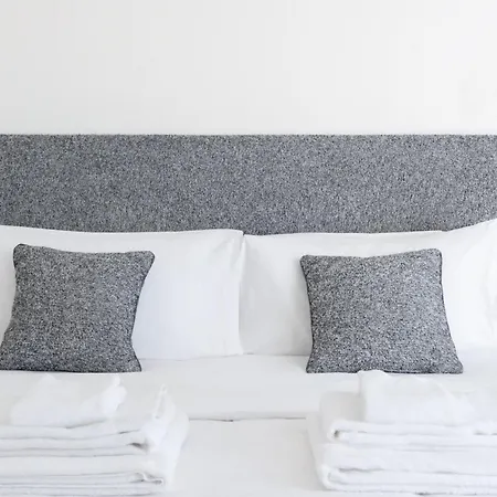 Aparthotel Bmore Duomo - Luxury Near Duomo Milán