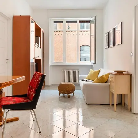 Apartment Stazione Cozy And Functional Flat Milan