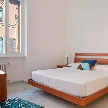Guesthost - Stazione Cozy And Functional Flat Апартаменты *