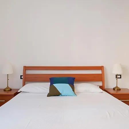 Guesthost - Stazione Cozy And Functional Flat Апартаменты *