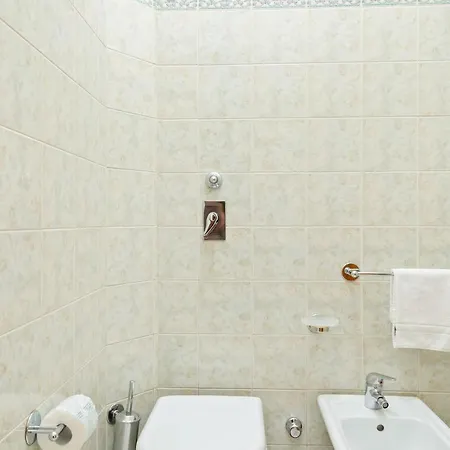 Guesthost - Stazione Cozy And Functional Flat *