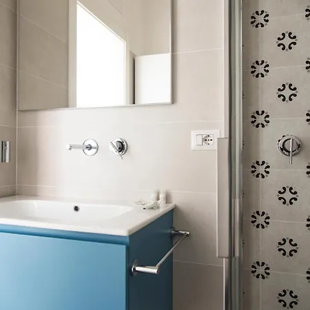 Youhosty - Meravigli R1 Small 16 Apartment
